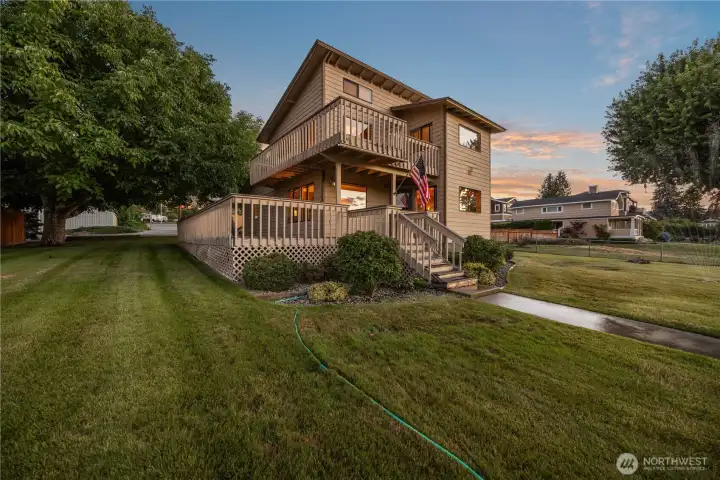 Setting you want in Lakeside!