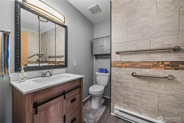 Main floor Bath
