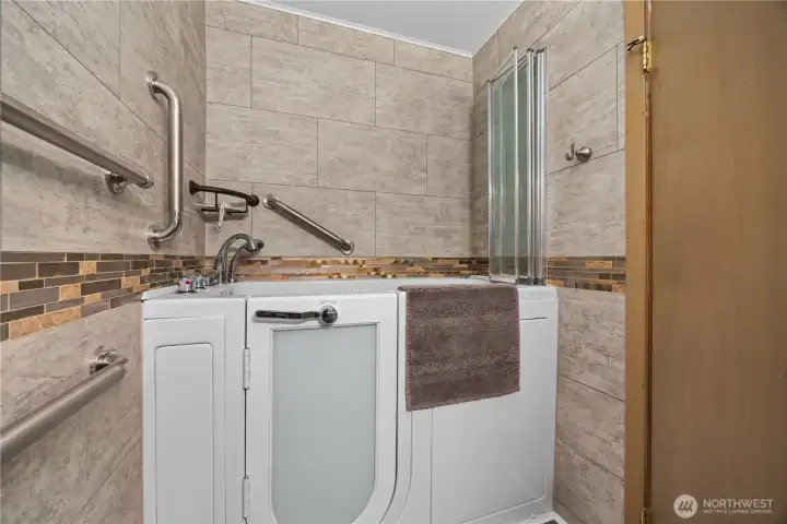 Main floor Bath