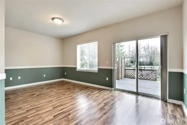 Light and bright 3rd bonus room.