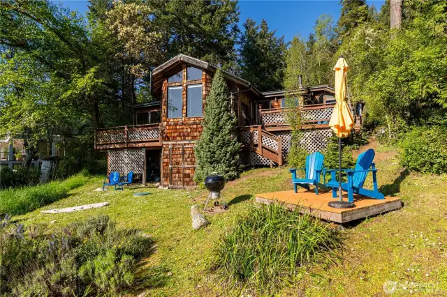 Super unique cabin on 2.22+/- acres