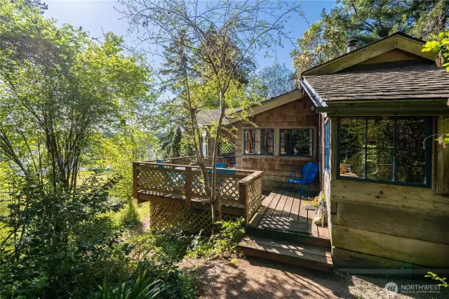 Lovely, natural walkway to the home