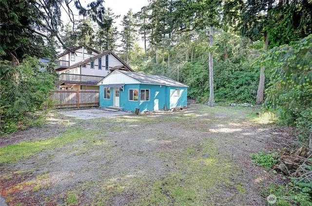 Your Simple Cabin Tucked in Timber Fringe where Farm Meets The Sea~