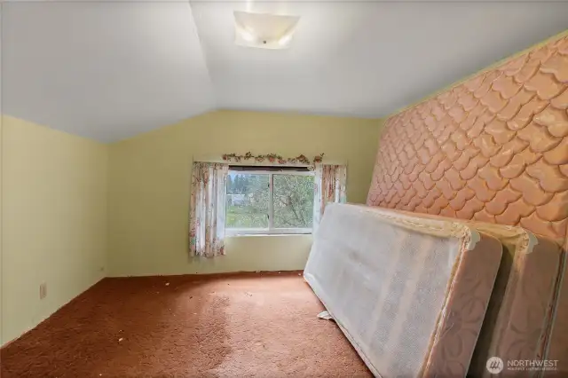 Upper bedroom