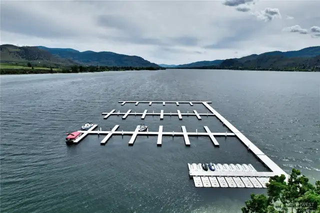 Lake Osoyoos is a boaters paradise,  and New Veranda Beach Marina is state of the art.