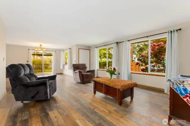 Looking back towards the front door & formal dining room.