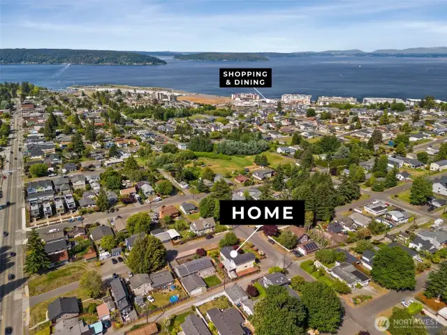 Within walking, biking distance of promenade/ Pt. Defiance Park