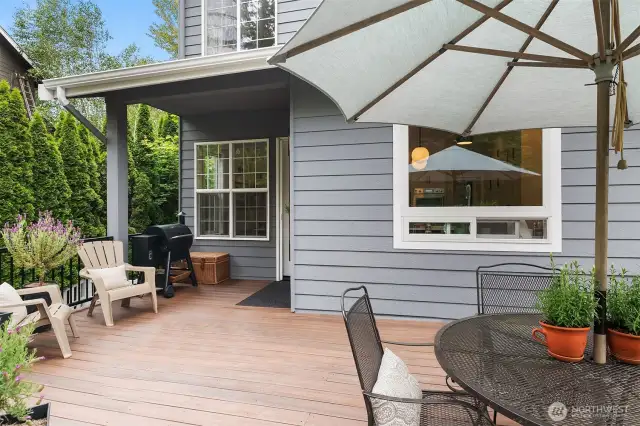 No need to worry about Seattle’s rain—top-of-the-line Trex decking ensures lasting durability.