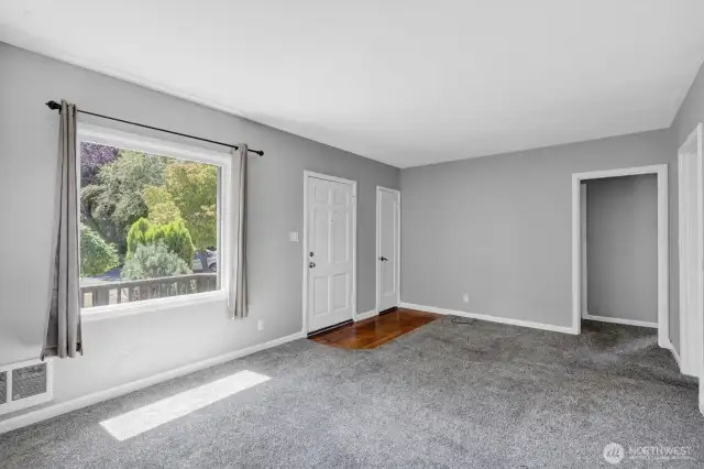 Spacious living room