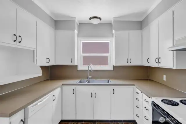 Plentiful counter tops