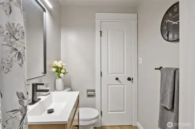 2nd bathroom