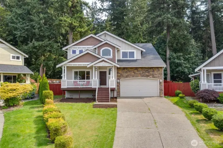 Well built Belmark Home with great street presence on a private and quiet cul-de-sac lot and... Sought after Lake Stevens School District!!