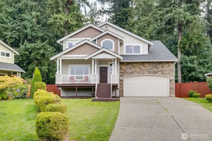 Plenty of parking space as the house is set in the middle of the lot. No HOA!
