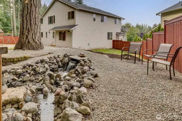 Waterfeature looking back toward the house and relaxing territorial view.