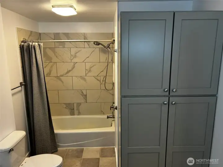Extra storage in bathroom for linens
