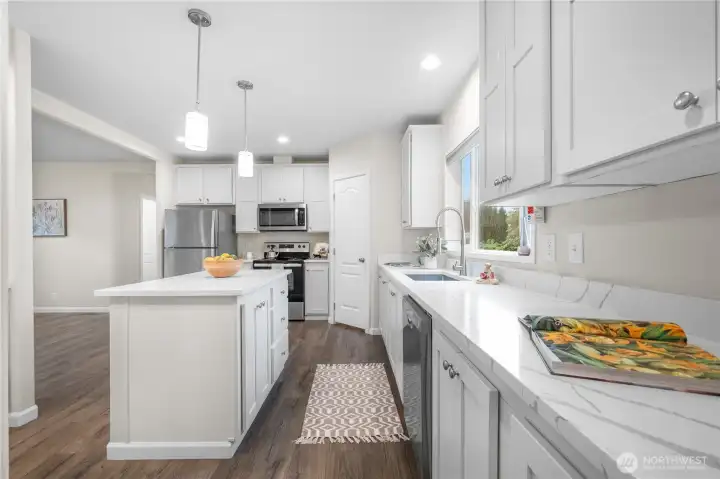 Modern flow meets everyday comfort.