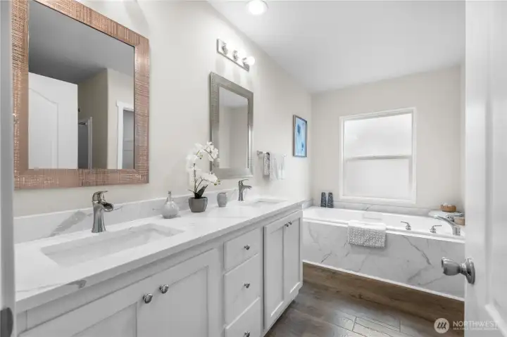 The kind of bathroom that deserves candles and playlists.