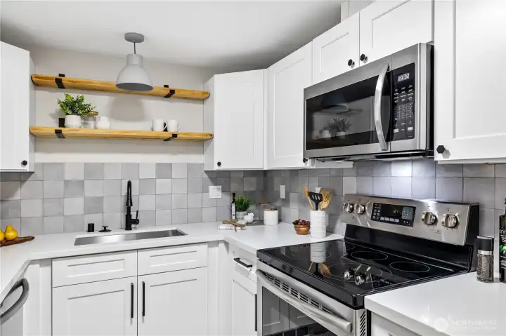 Custom Backsplash & Floating Shelves
