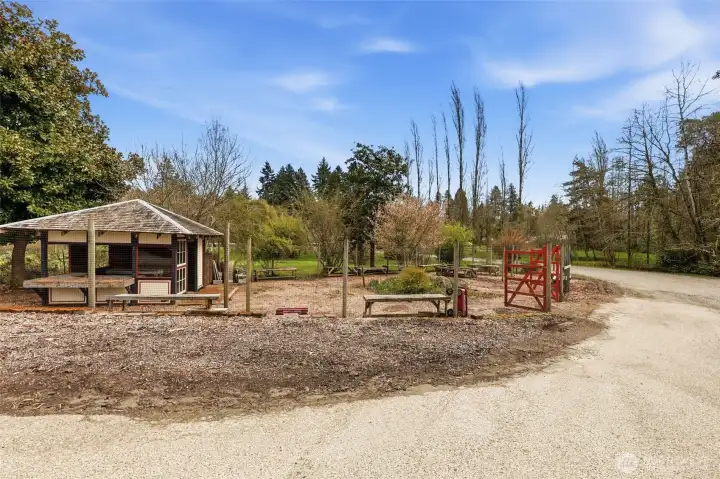 A flexible space for retail nursery use and plant sales