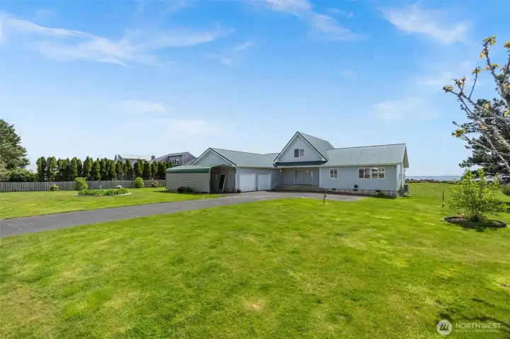 the large property allow lots of room to play.