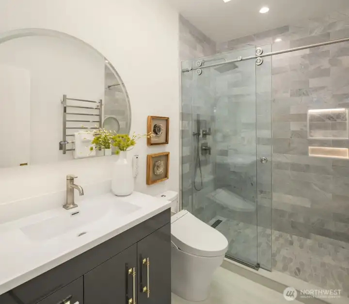 Ensuite-bathroom on 2nd floor.