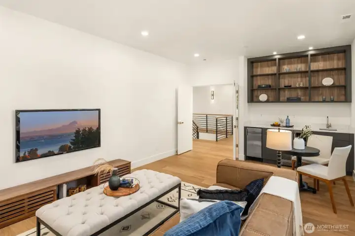 Fully equipped media room with wet bar, ice maker and bev fridge!