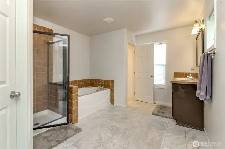 5 piece primary bath