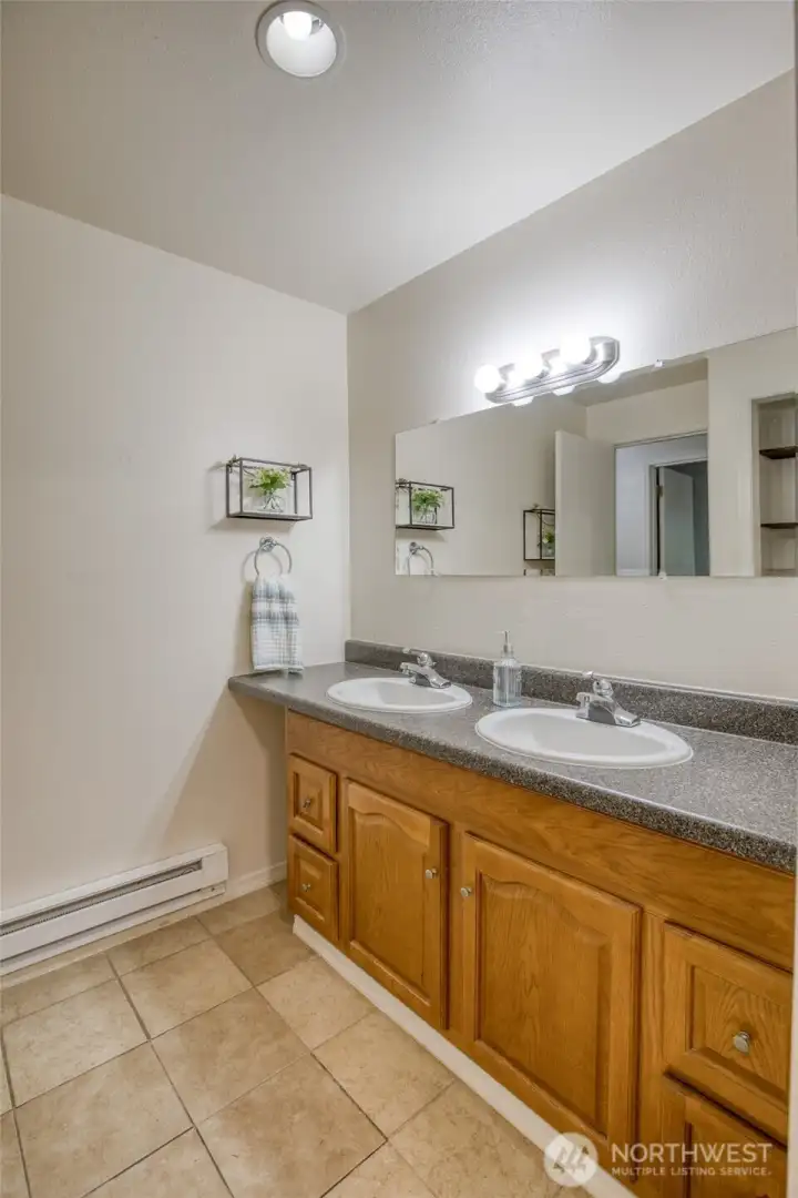Main bath with double sink Main bath with double sink