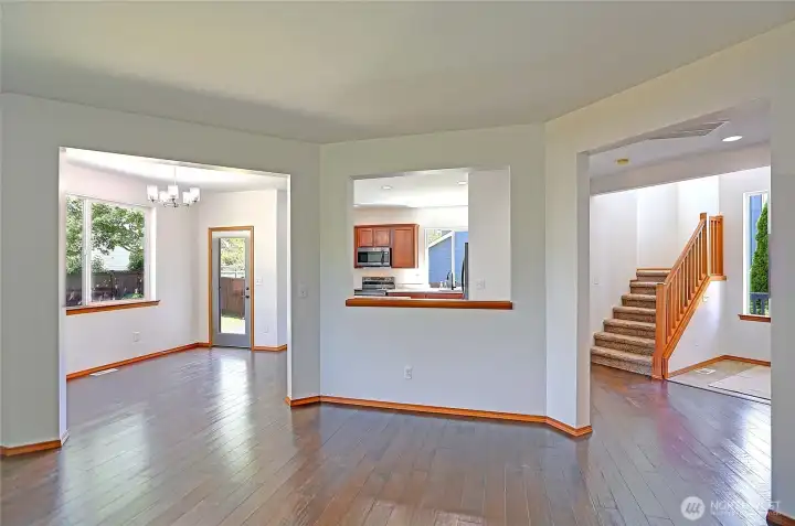 Open Floorplan w/ Room for Entertaining~ Open Floorplan w/ Room for Entertaining~