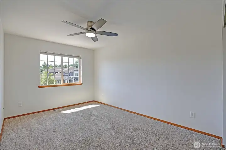 Guest Bedroom w/ Street View~ Guest Bedroom w/ Street View~