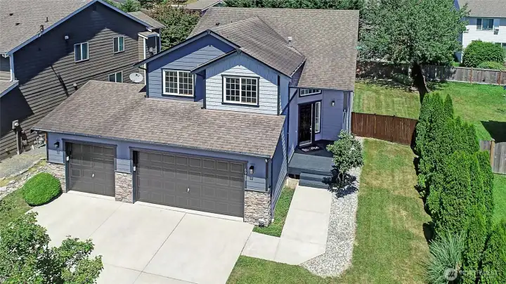 Nice Side-Yard and Landscaping~ Nice Side-Yard and Landscaping~