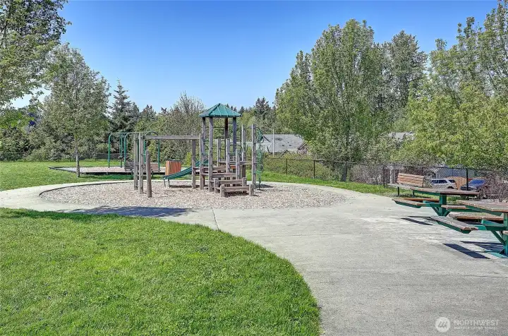 Hawk's Prairie has Popular Playfield and Playground~ Hawk's Prairie has Popular Playfield and Playground~
