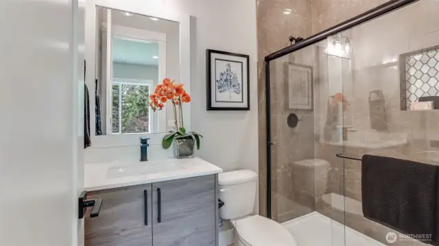 Guest Suite Bath
