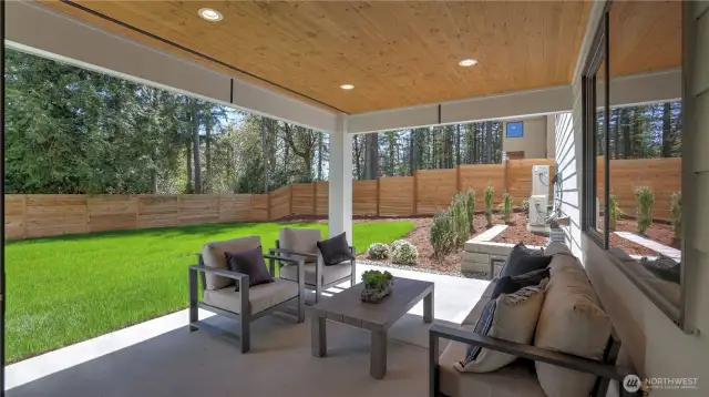 Covered Patio and deck for your year-round enjoyment!