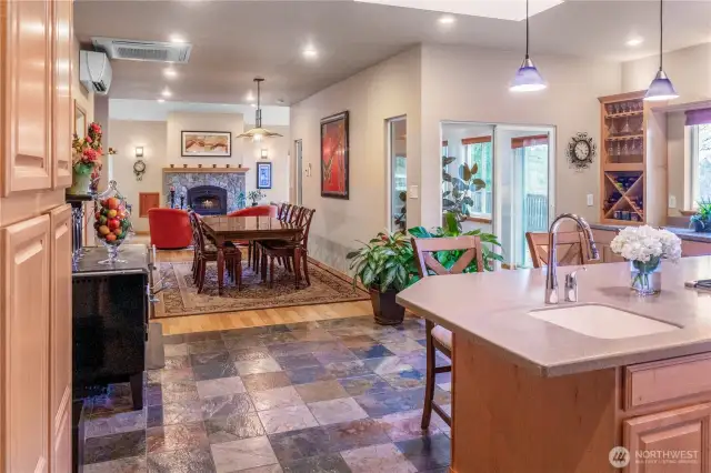 Dining room large enough to seat 12+ guests.