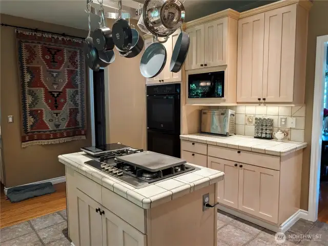 Chef's Kitchen with double oven and gas cooktop. All appliances stay. #10920 Chaucer St SE, Olympia, WA 98501