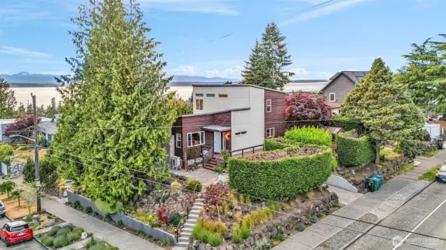 Absolutely stunning Custom NW Contemporary built in 2007 and reimagined in 2025
