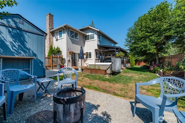Gravel firepit area.