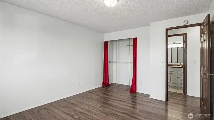 2BD + Closet