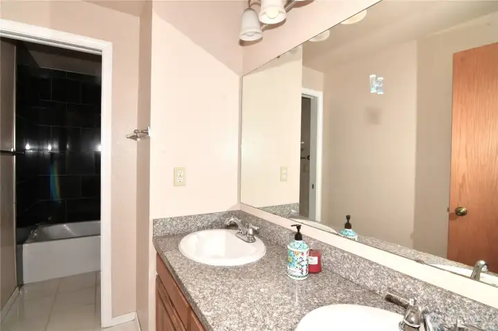 second floor full bathroom
