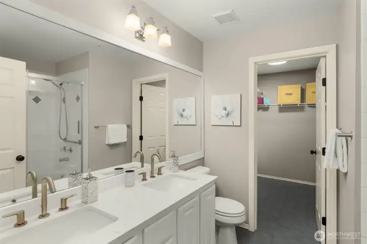 Beautifully updated primary bath