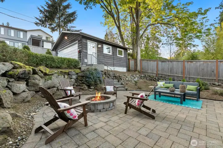 Fantastic backyard with firepit