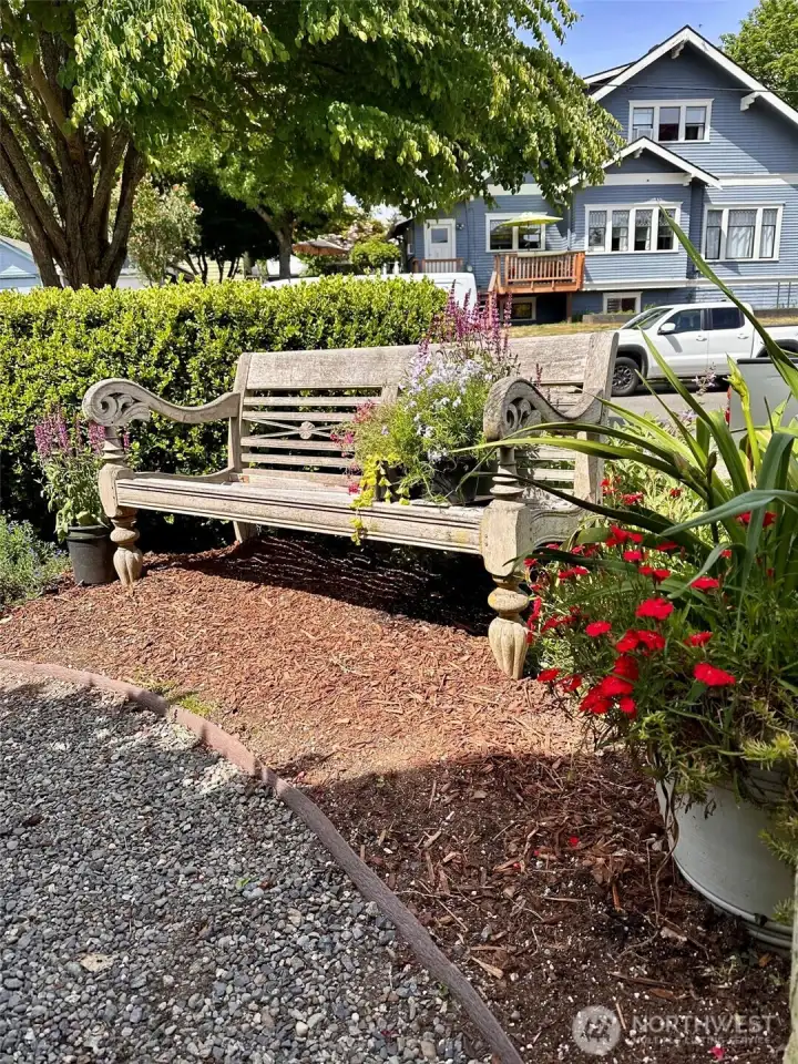 Architectural details  all through the home and garden