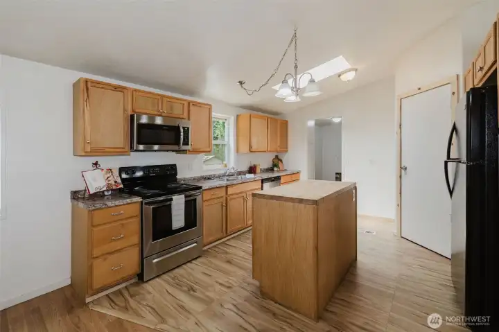 All appliances stay.