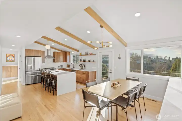 Lovely flow and tall ceilings