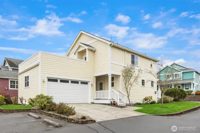 MINT condition inside and out - HUGE 2 car garage with HUGE VIEW DECK above it!