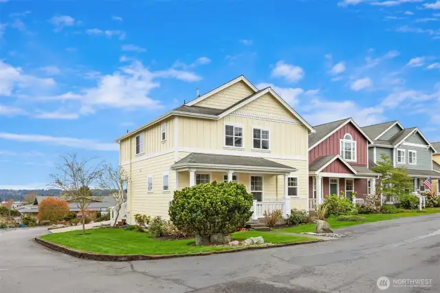 Corner lot on a dead end street - does not get any better than this!