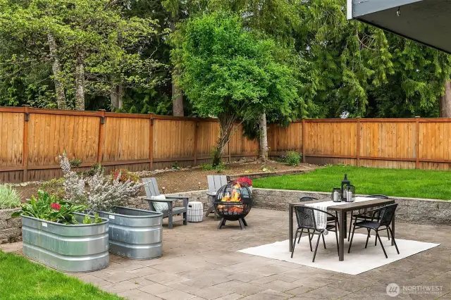 Large patio (quiet and private)