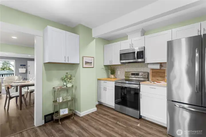 Plenty of storage in the kitchen