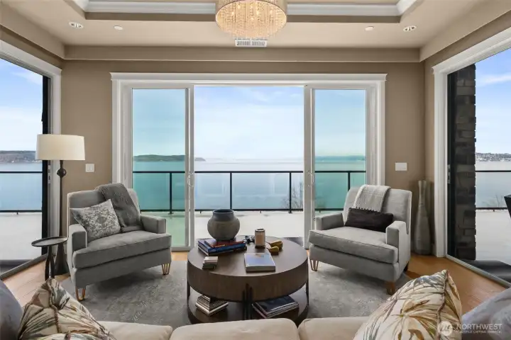 Light, bright living room with coffered ceilings and incredible views